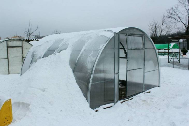 Приоткрыты парник